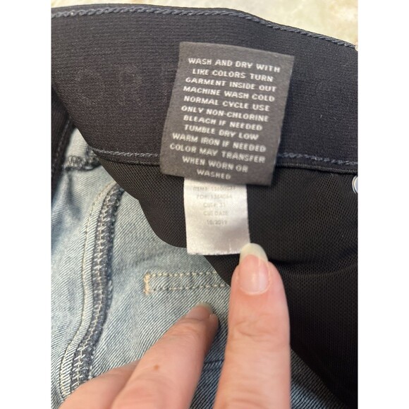 Torrid Bombshell Skinny Crop Capri Size 24 Blue Jean Distressed EUC - Picture 9 of 11